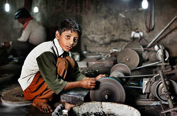 پدیده کار کودک؛ دردی کهنه در جهان/ کرونا تعداد کودکان کار را افزایش داد