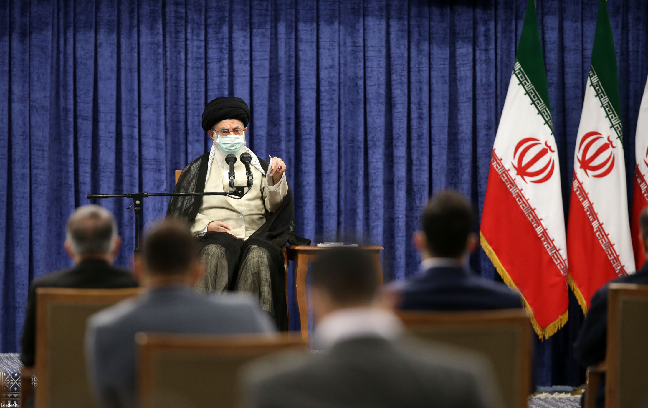 امام خامنه‌ای: پیام قهرمانی شما پیام امید، نشاط و امکان تحقق کارهای به‌ظاهر نشدنی است/ حجاب ورزشکاران زن ایرانی، راه را برای زنان کشورهای اسلامی هموار کرده است