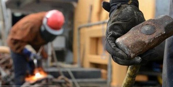 مشکل درج عناوین شغلی غیرواقعی کارگران «فولاد قزوین» و «آرمان شفق» حل نشد