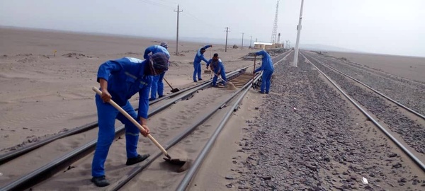 درخواست پرداخت به موقع حقوق و بیمه کارگران ابنیه فنی از مدیریت راه آهن