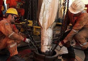 انتقاد بیکاران دهلران به جذب غیربومی‌ها در صنایع نفت وگاز