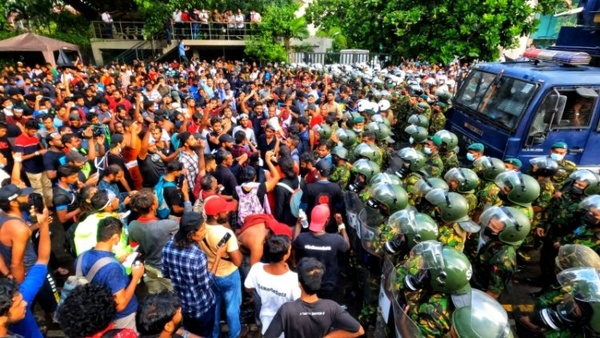 اتحادیه‌های کارگری سریلانکا برای پایان اعتراضات به دولت نقشه راه ارائه دادند
