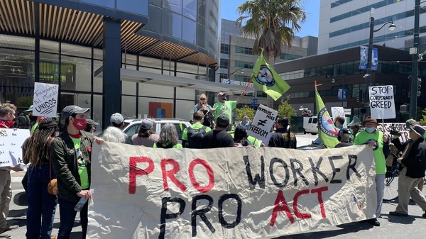 رانندگان و کارگران استارت آپ‌های آمریکا برای اعتصاب به خیابان آمدند