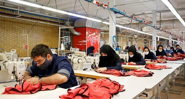 کارگران پوشاک سبلان پارچه نگران کار و معوقات خود هستند