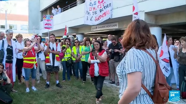 تظاهرات کارکنان بخش بهداشت و درمان فرانسه در اعتراض به حقوق و کمبود نیرو