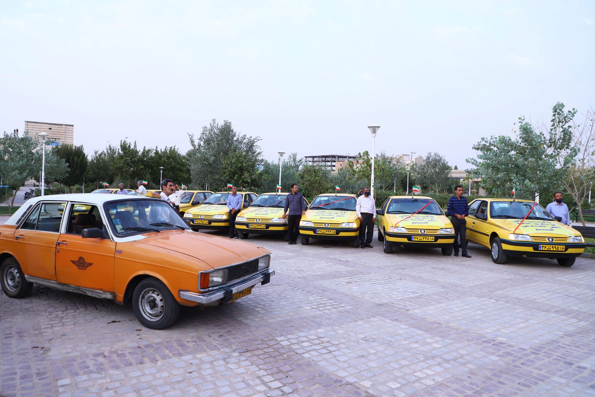 برنامه‌ریزی شهرداری قم برای نوسازی ۴۰۰ دستگاه تاکسی درون‌شهری قم تا پایان امسال