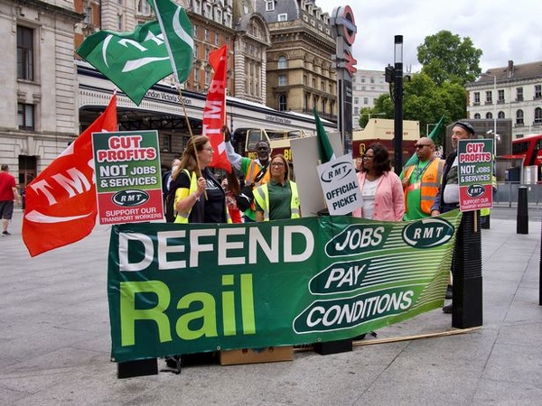 کارگران ۹ شرکت قطار انگلستان اعتصاب می‌کنند