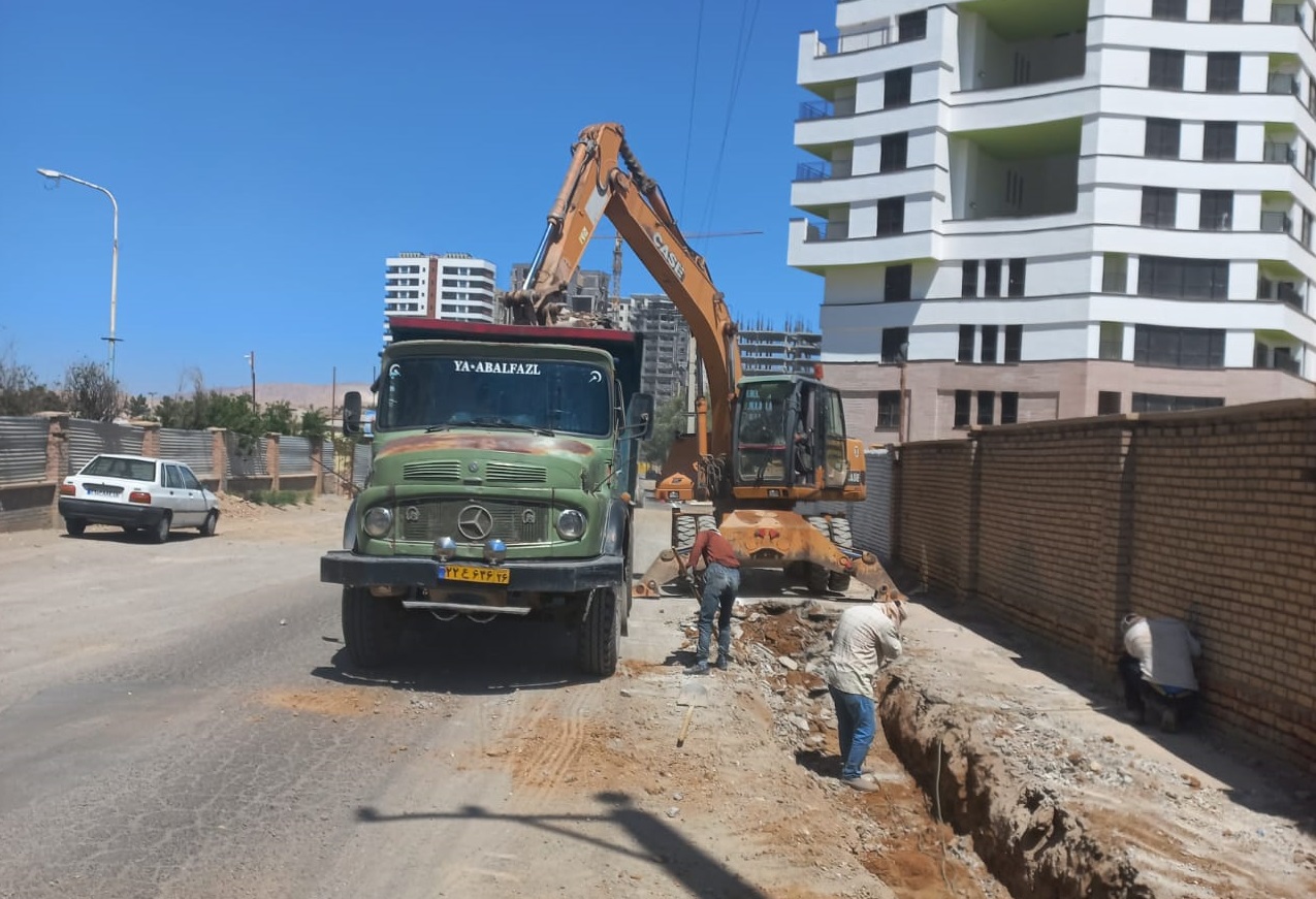 پیشرفت ۸۰ درصدی احداث خیابان شهید امامی در منطقه ۴ قم/ اجرای ۸۰۰ متر جدول‌گذاری و توزیع ۵۰۰۰ تنی آسفالت در پروژه
