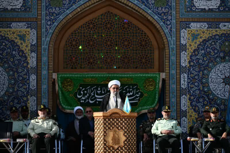 تولیت مسجد جمکران:مستکبران عالم مرگ خود را در پیروزی جمهوری اسلامی می‌بینند