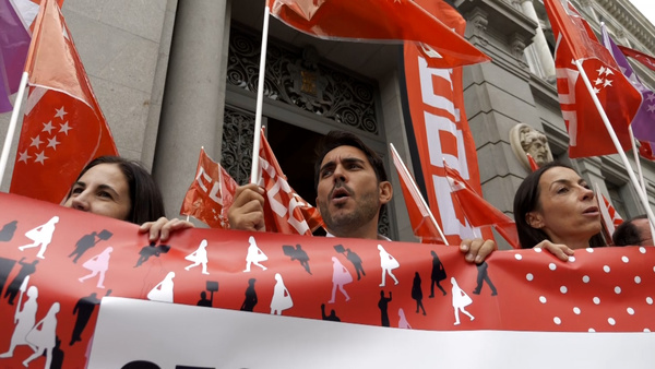 بحران رکود و هزینه‌های زندگی؛ کارمندان بانک‌های اسپانیا را به اعتراضات اروپا متصل کرد