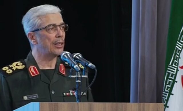 رئیس ستاد کل نیروهای مسلح: ارتش همواره در خط مقدم بوده است