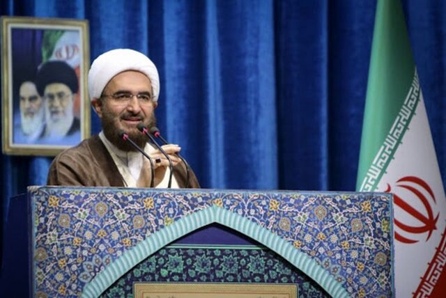 تاکید خطیب نماز جمعه تهران بر انتقام از مسببین اصلی حادثه تروریستی در شاهچراغ