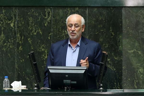 اکبری تالارپشتی: برخی از وزرا و مقامات گزارشات غلط به دولت می‌دهند