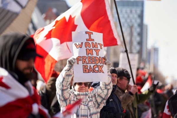 اعتراض کارگران کانادایی به وضع قانون علیه حق اعتصاب