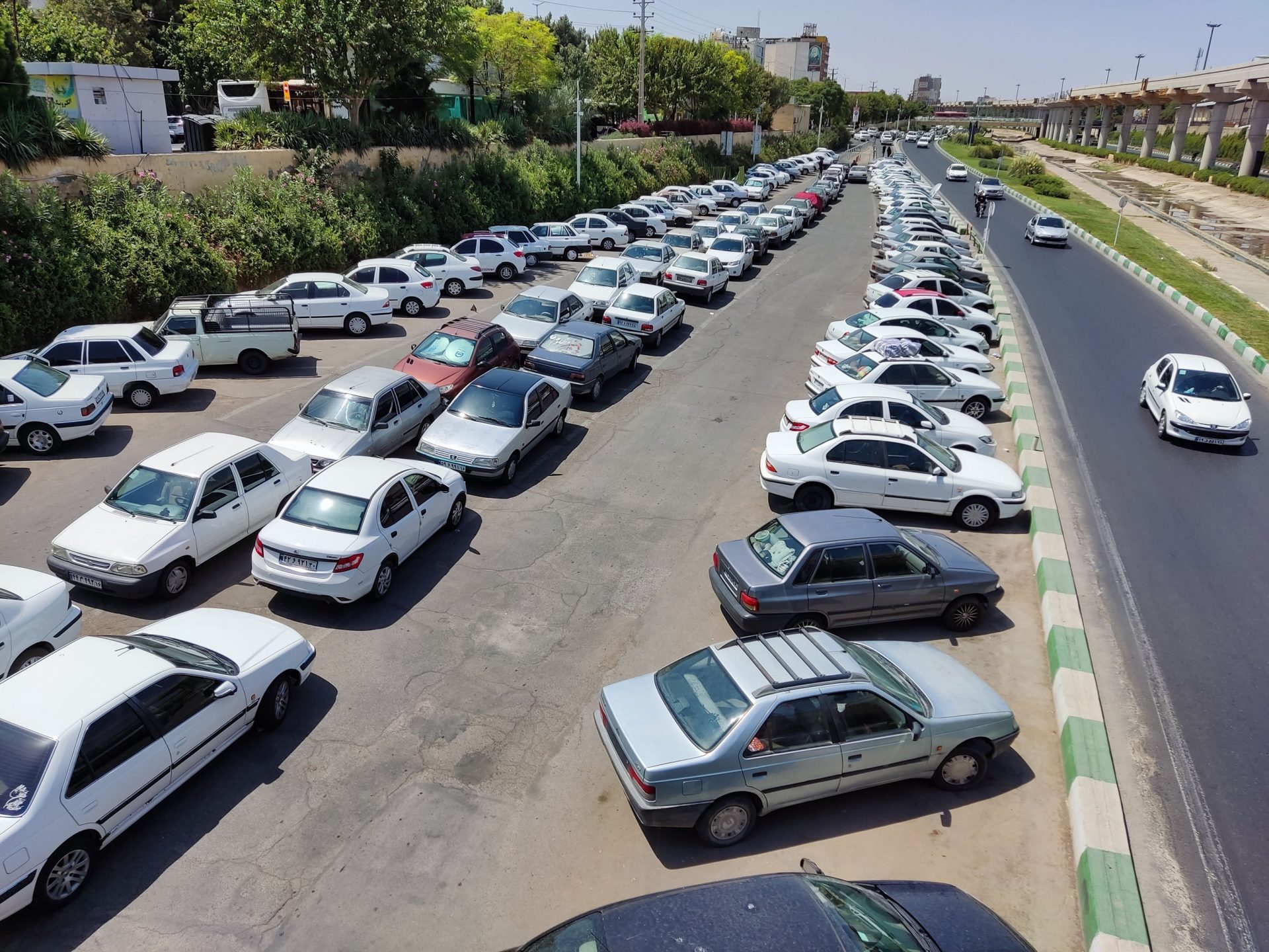 نگاهی به نهضت ساخت پارکینگ در کلان‌شهر قم/ بسیج شدن مدیریت شهری قم برای رفع نیاز شهروندان در حوزه پارکینگ
