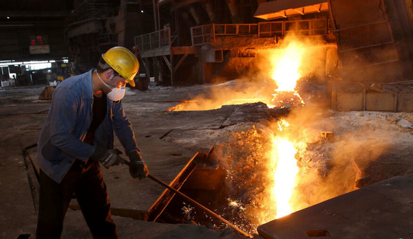 انتقاد کارگران فولاد کویر دامغان از عدم اجرای طرح طبقه‌بندی مشاغل
