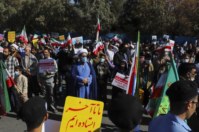 راهپیمایی مردم در محکومیت دولت‌های غربی در امور داخلی ایران