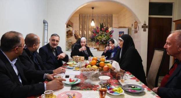 حضور شهردار تهران و دو نماینده مجلس در منزل اولین شهید مسیحی دفاع مقدس