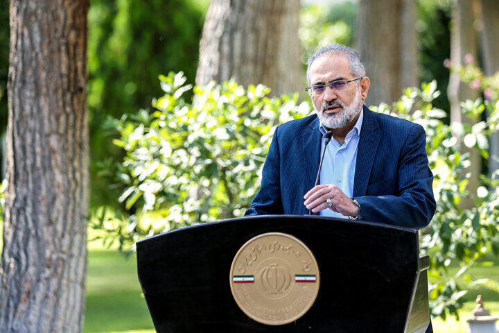 حسینی: نمایندگان دو سوال خود را پس گرفتند