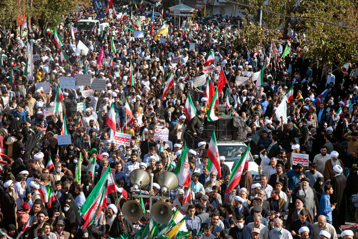 حضور حماسی مردم در راهپیمایی ۲۲ بهمن وظیفه مسئولان را سنگین‌تر کرد