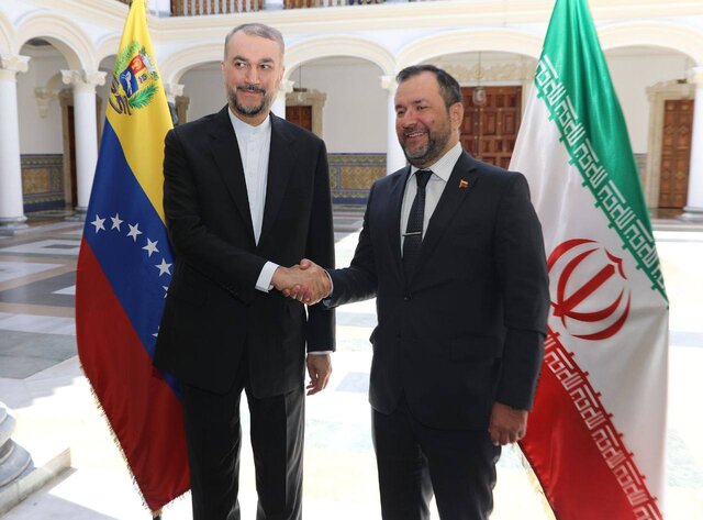 تاکید وزیران امور خارجه ایران و ونزوئلا بر تبادل هیاتهای عالی بین دو کشور