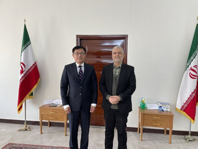 دیدار کاظمی قمی با نماینده ویژه چین در امور افغانستان