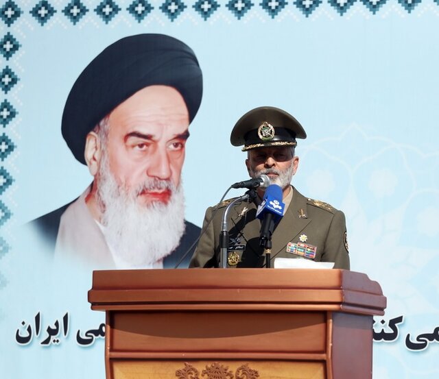 امیر سرلشکر موسوی:دشمن بدنبال سلطه گری و شکستن استقلال و عزت کشوری است