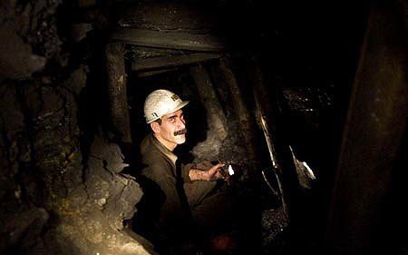 رفع مشکلات معدن زغال سنگ سوادکوه با حمایت دستگاه قضایی/۱۱۰۰کارگر مشغول کار شدند