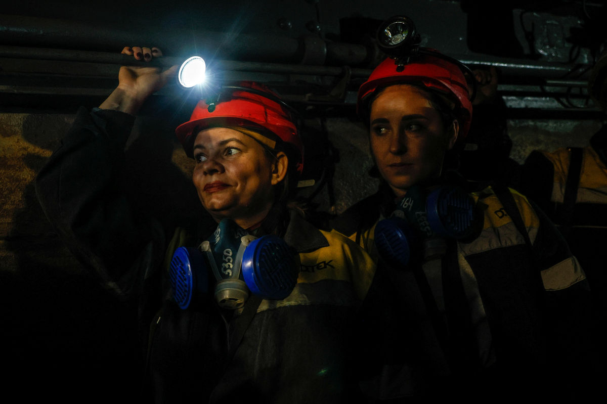 بکارگیری زنان در معادن زغال‌سنگ اوکراین به جای مردان معدنچی