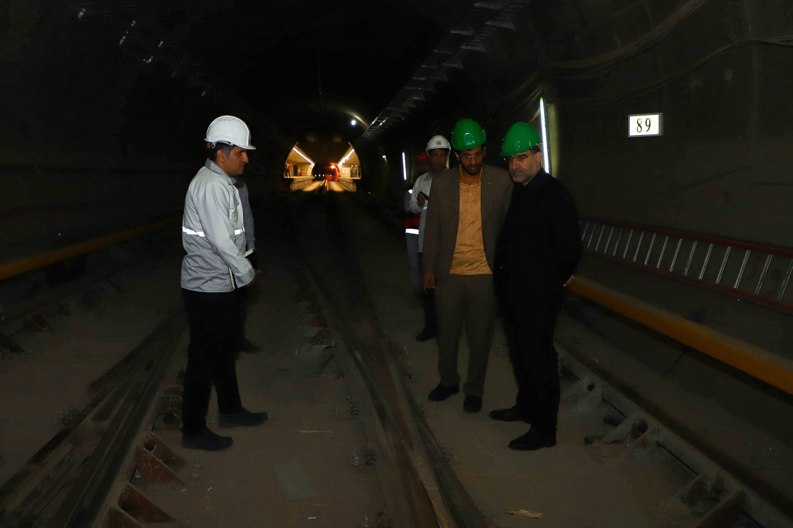 برگزاری جلسه تأمین واگن مترو قم در وزارت کشور/ منوریل تعیین تکلیف می‌شود