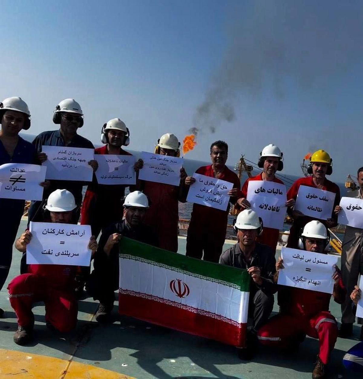 کارکنان رسمی نفت فلات قاره: محدودیت‌های حقوقی حذف شود
