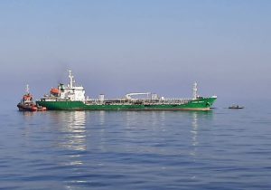 توقیف دو شناور حامل بیش از ۴ میلیون لیتر سوخت قاچاق در خلیج‌فارس