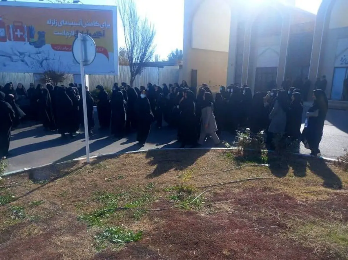 تجمع معلمان خرید خدمات در یزد