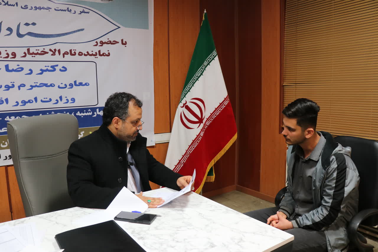 بازدید وزیر اقتصاد از روند خدمت رسانی میز خدمت وزارت اقتصاد در استان گلستان