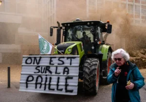 پس از آلمان، اینبار اعتراضِ کشاورزانِ فرانسوی به سیاست‌های ضد کشاورزی به نفعِ اوکراین