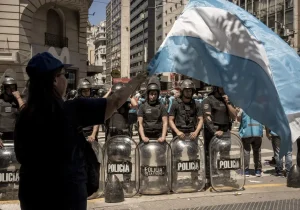 حمایت تشکل‌های کارگری از فراخوان اعتصاب سراسری بزرگ آرژانتینی‌ها علیه دولت