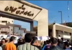 تجمع کارگران فولاد خزر در اعتراض به تعطیلی کارخانه