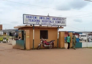 پلیس با گاز اشک آور پرستاران و کارکنان اخراجی بیمارستان‌ های نیجریه را متفرق کرد