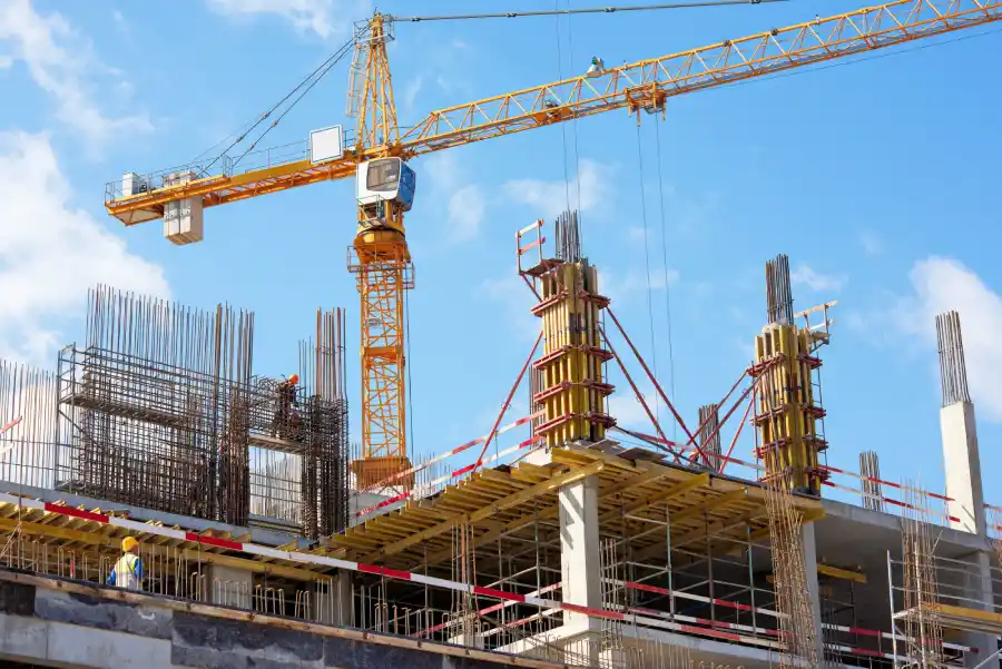 صنعت ساختمان یکی از صنایع پیشران اقتصادی کشور است