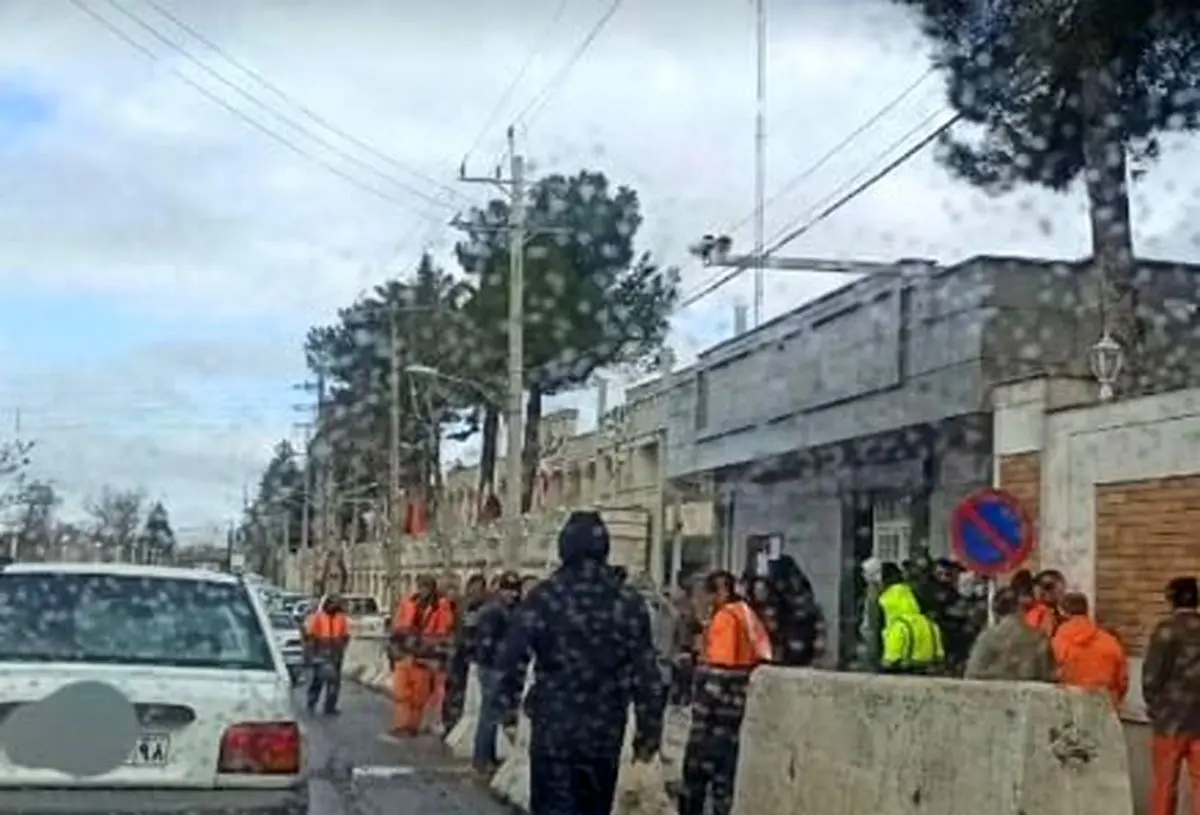 اعتراض کارگران خدماتی شهرداری ایلام به معوقات مزدی