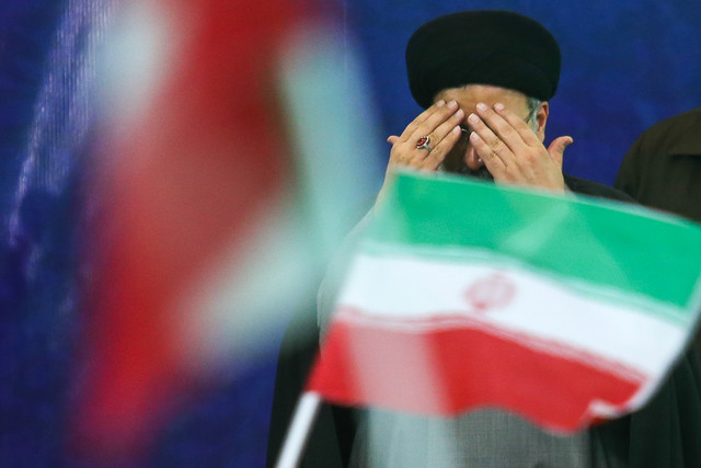 رئیس‌جمهور ایران در حین خدمت‌رسانی به مردم به شهادت رسید