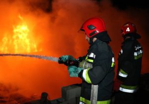 مصدومیت ۶ کارگر و یک آتش نشان در آتش سوزی رستوران شاندیز