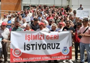 اعتراض کارگران اخراجی شهرداری در غرب ترکیه