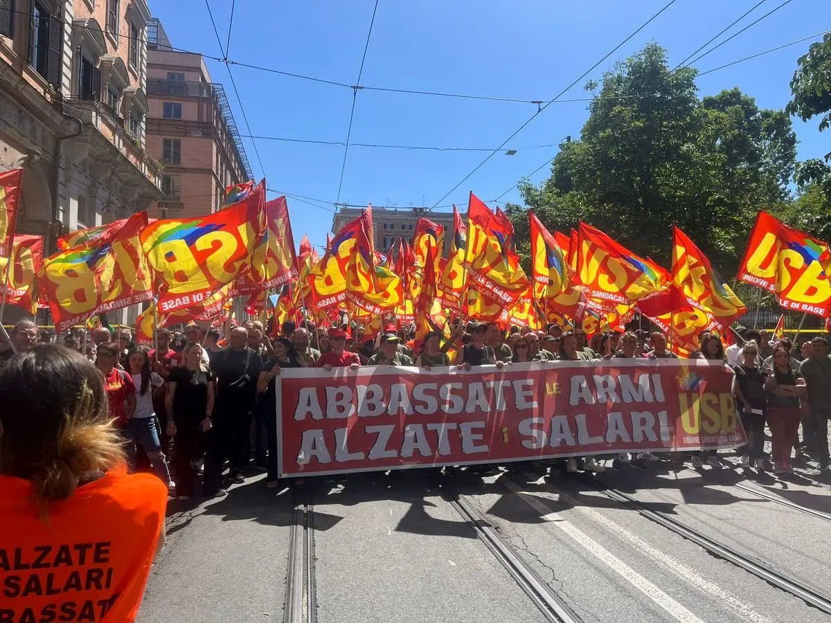 اعتراض به اختصاص بودجه جنگی به جای رفاه، کارگران ایتالیایی را به خیابان آورد