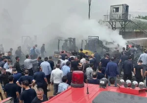 مصدومیت ۵۰ کارگر در حادثه آتش سوزی لاستیک‌سازی «ایران یاسا »